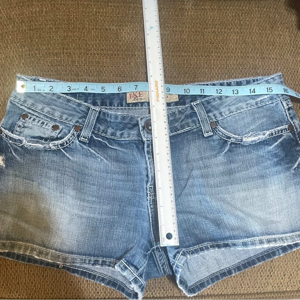 BKE Light Blue Stella Jean Shorts Low Rise Distressed Size 30 Waist - Picture 10 of 13
